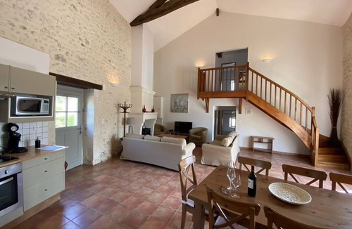 Chalais House | Le Genet - Ancienne grange avec piscine privé