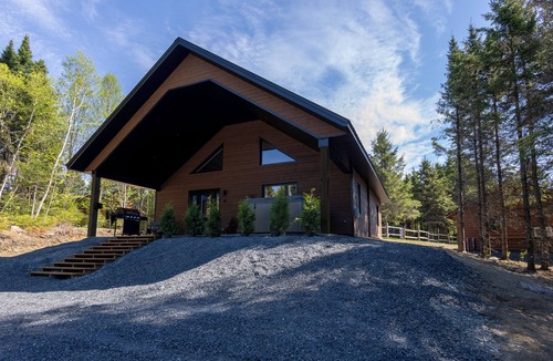 Saint-Luc-de-Bellechasse Ski Chalet | Le Godendard SPA privé/Foyer 6 pers
