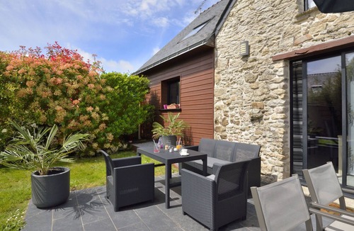 Besne House | Le Graffi'Ty by Interhome