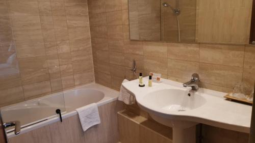 La Rochette Hotel | Le Grand Monarque