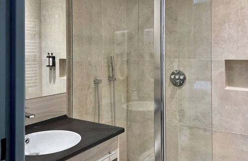 Ennery Hotel | Le Green des Impressionnistes – Cergy‑Pontoise