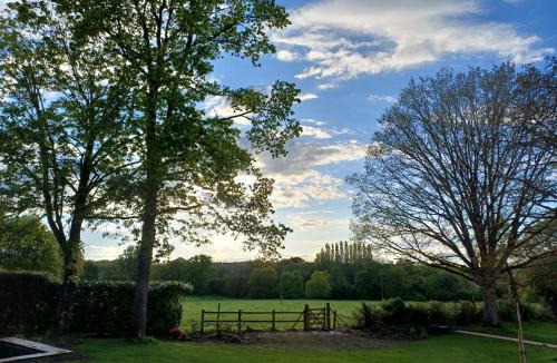 Bazouges-la-Perouse Bed & Breakfast | Le Jardin de Quercus B&B