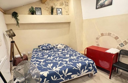 Aiguerelles Apartment | Le Jardinet - Small garden in town