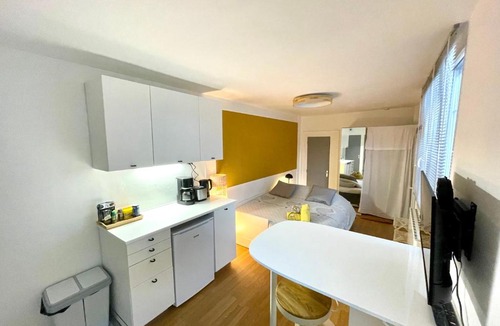 Coteaux Ouest Apartment | Le Kitsune - Studio refait a neuf avec parking