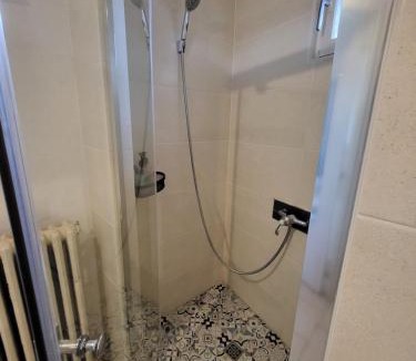 Bernay Apartment | Le Lobrot - studio 2 personnes - parking facile