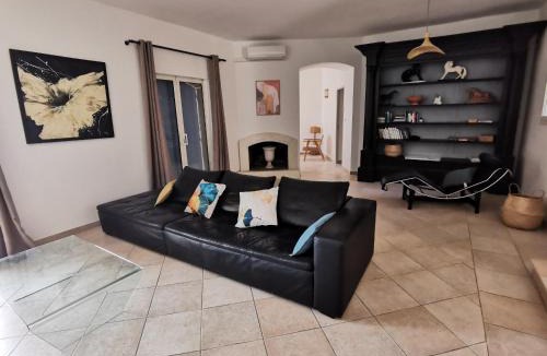 Auriol Villa | Le Loriot
