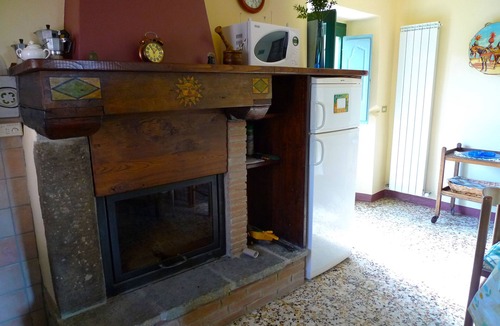 Molazzana Cottage | Le Lunghe is a restored cottage in beautiful Tuscany 5 mins walk to restaurant