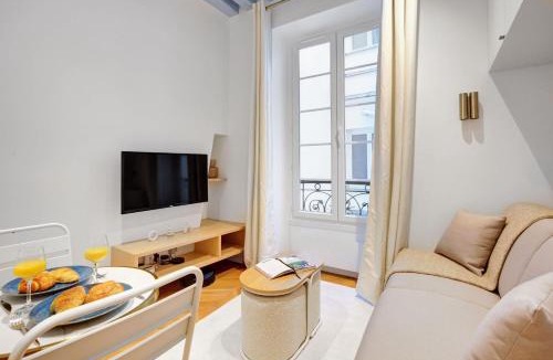 Marais Apartment | Le Marais & Notre-Dame - Paris Vacation Rentals