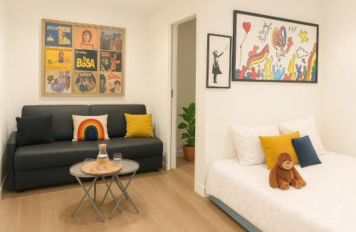 Strasbourg -Saint-Denis Apartment | LE MARAIS-SAINT MARTIN working & living