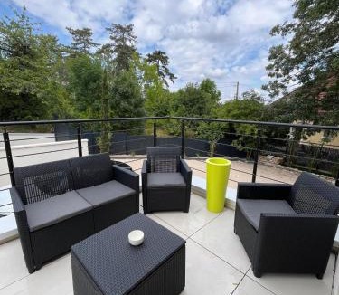 Bourroches Apartment | Le Marc dor