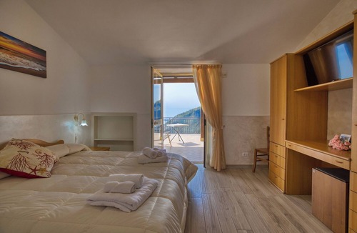 San Michele House | Le Marelle