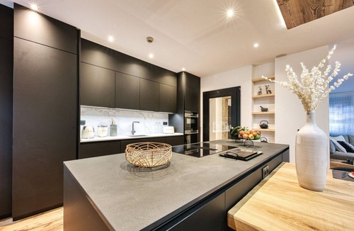 Argentiere Villa | Le Marti - Seven Bedroom Villa, Sleeps 14