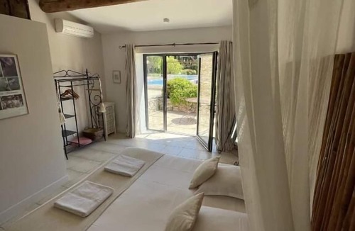 Graveson Bed & Breakfast | Le Mas Des Chutes