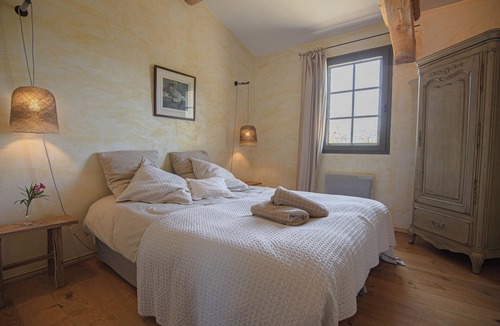 Rustrel House | Le mas des oliviers de Rustrel with swimming pool