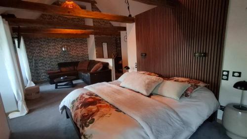 Compeyre House | Le Mas ROLLAND -Chambres de charme -SPA sauna & jacuzzi - Label Qualité Tourisme Occitanie - Millau - Gorges du Tarn