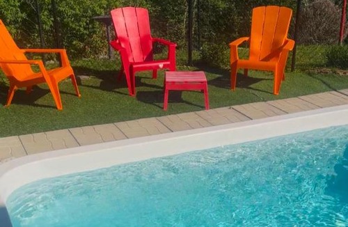Saint-Pierre-de-Broughton Ski Chalet | Le Mini Chalet Riverstone