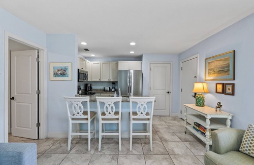 Old Naples Condo | Le Monaco - Romantic 1 BR Condo Steps from 5th Ave S. Chic Coastal Retreat with King Bed and Beach Access. Perfect Location for Couples Near Dining, Shopping, and Naples Beach