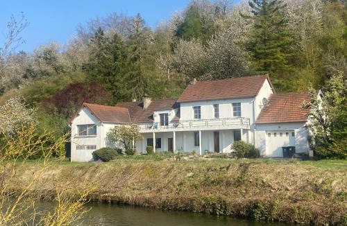 Frise House | Le Moulin de Frise