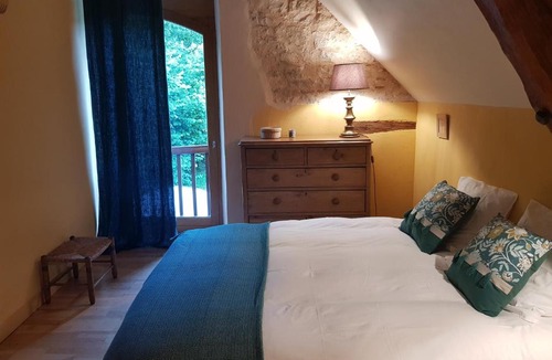 Saint-Sauveur-la-Vallee Bed & Breakfast | Le Moulin de Jules et Akasha