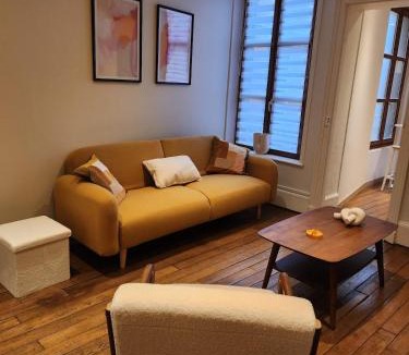 Charleville-Mezieres Apartment | Le Moutarde Chic - 1-bedroom - Downtown - Train station 5 mins