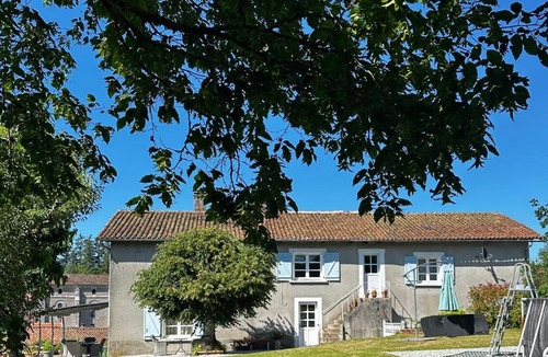 Chirac House | Le Nid Douillet