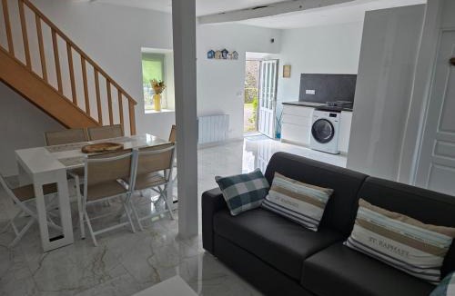 Frehel House | Le nid
