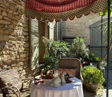 Bernis Bed & Breakfast | Le Numéro 10