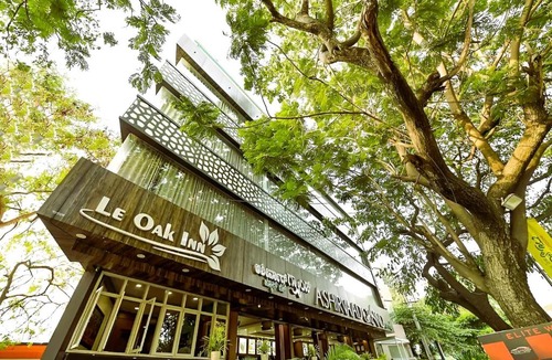 Mysore Hotel | Le Oak Inn
