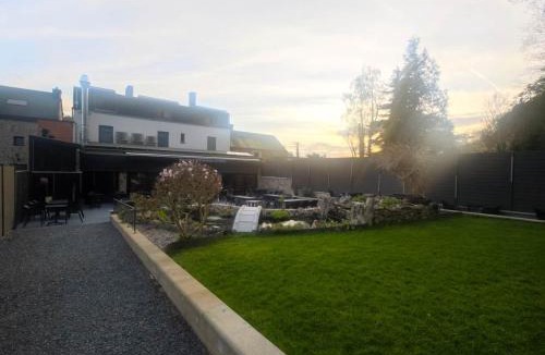 Marche-les-Dames House | Le onze