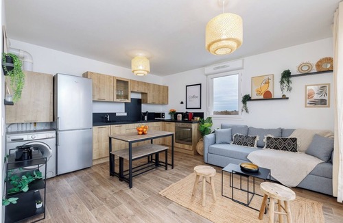 Lormont Apartment | Le Panorama- warm and cosy- near Bordeaux