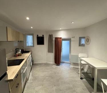 Romagnat Apartment | Le Paradis