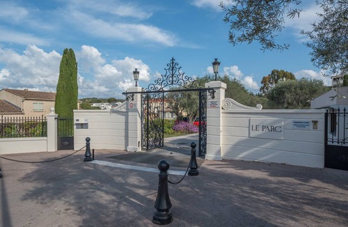 Antibes Apartment | LE PARC Apartment for 5 By Sunset