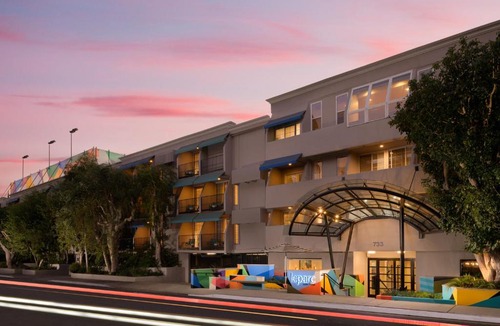 Tri-West Hotel | Le Parc at Melrose