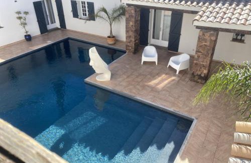 La Crau House | Le Patio Bleu