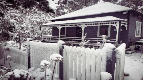 Blue Mountains City Council House | Le Petit Chateau
