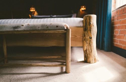 Otterburn Hotel | Le Petit Chateau & William de Percy