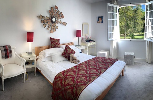Bergerac House | Le Petit Comte' an Oasis of Calm with heated pool and hot tub in 2.5 acres