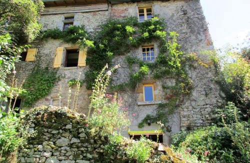 Bellac House | Le petit Fort Fleuri