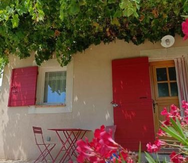 Saint-Saturnin-les-Apt House | Le Petit Mas des Hauts de Beyssan, Maison de vacances avec piscine privative pour 2 personnes