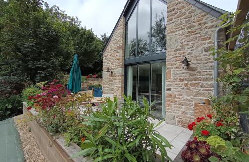 Ploudalmezeau House | le petit moulin de Kerloroc