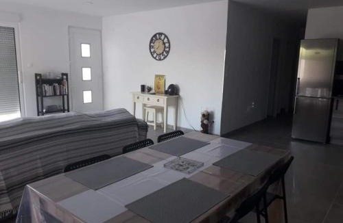 Caromb House | Le petit NiCe