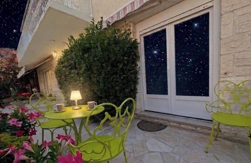Brive-la-Gaillarde Apartment | Le Petit Paradis.