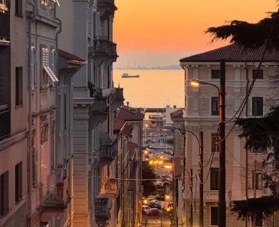 Citta Nuova-Barriera Nuova-San Vito-Citta Vecchia Apartment | Le Petit Phare in Centro Storico con vista mare