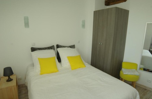 Montcuq Apartment | Le Petit Rapaillou