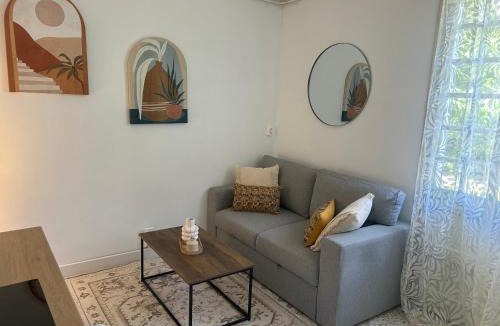 Pierrelatte Apartment | Le Petit Rocher
