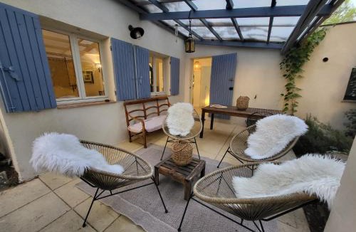 Saint-Marc-Jaumegarde Apartment | Le Phoenix de Sainte Victoire