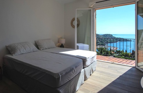 Espero-Pax Apartment | Le Pic du Trayas / Saint-Raphaël