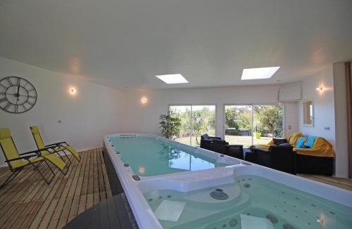 Arnac-la-Poste House | Le pin parasol
