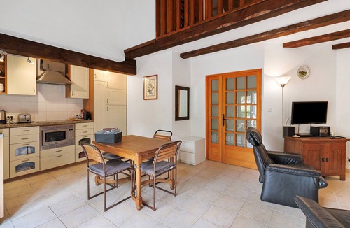 Montcabrier House | Le Pin Penché – Peaceful Retreat with Heated Pool