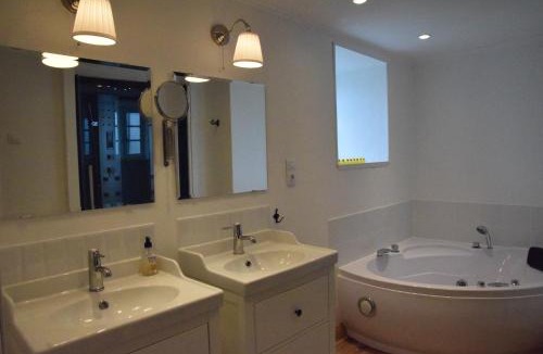 Saint-Pompont House | Le Pompon D'Or